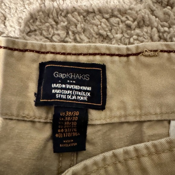 Gap khakis pants size 38x30 - Picture 2 of 5